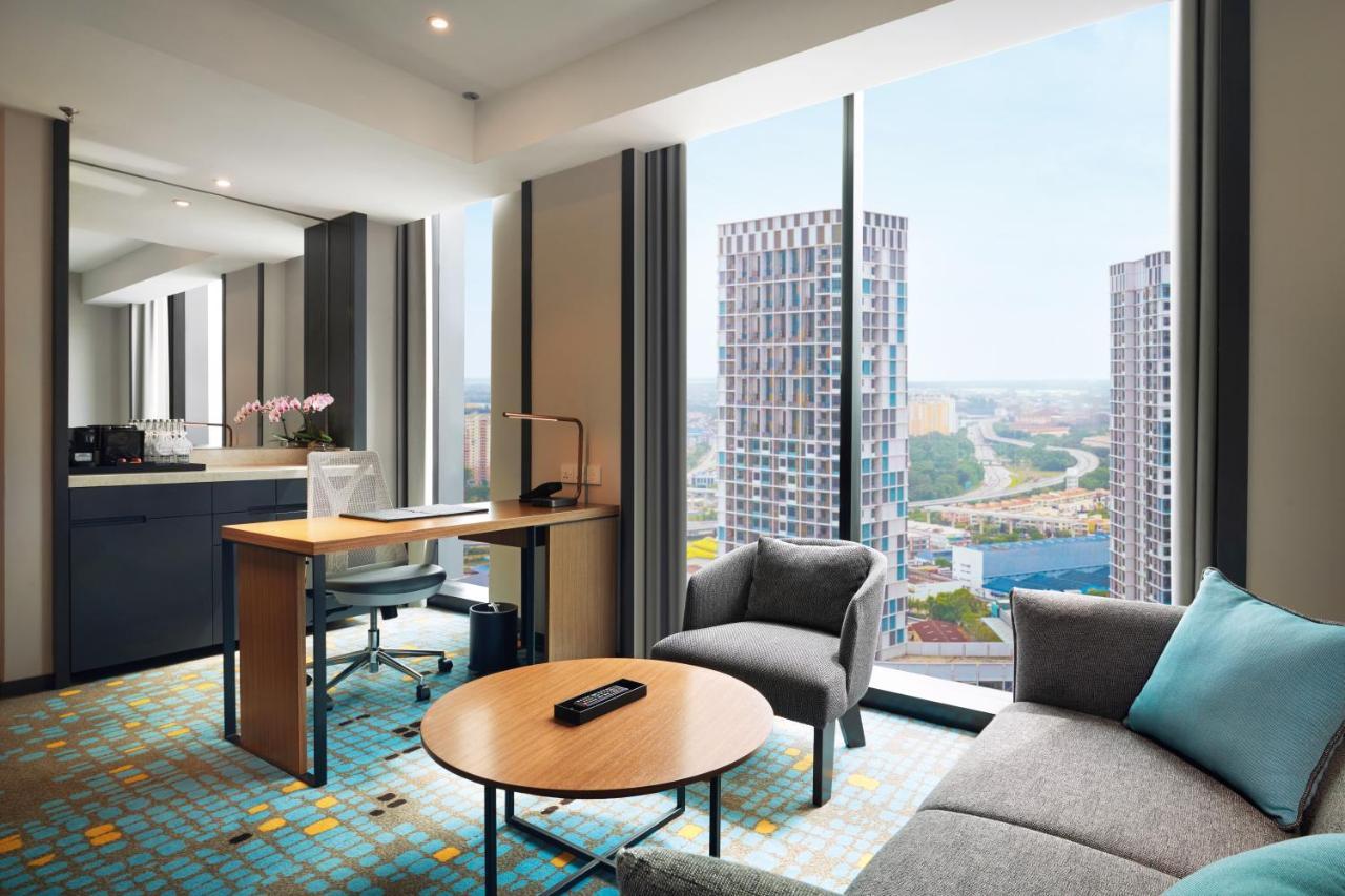 Doubletree By Hilton Shah Alam I-City Экстерьер фото