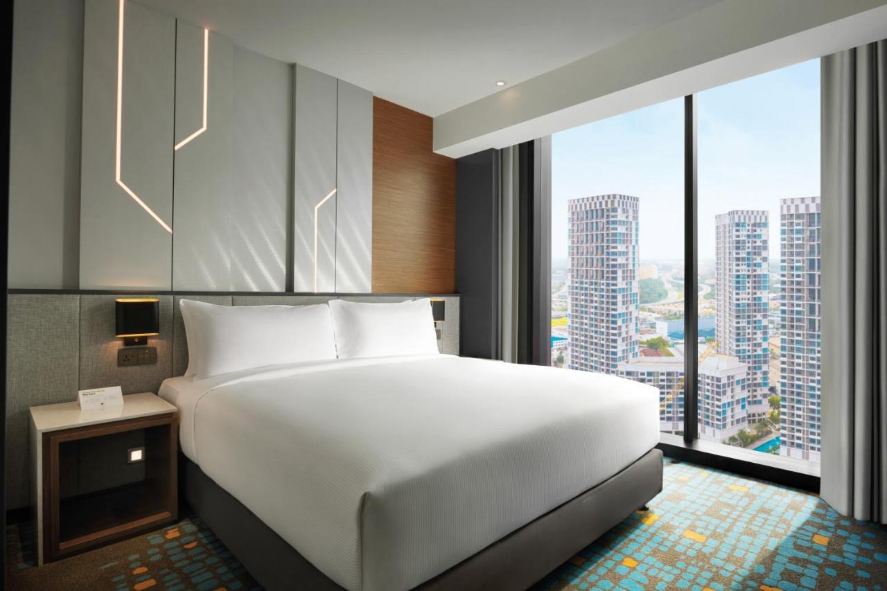 Doubletree By Hilton Shah Alam I-City Экстерьер фото Deluxe King
