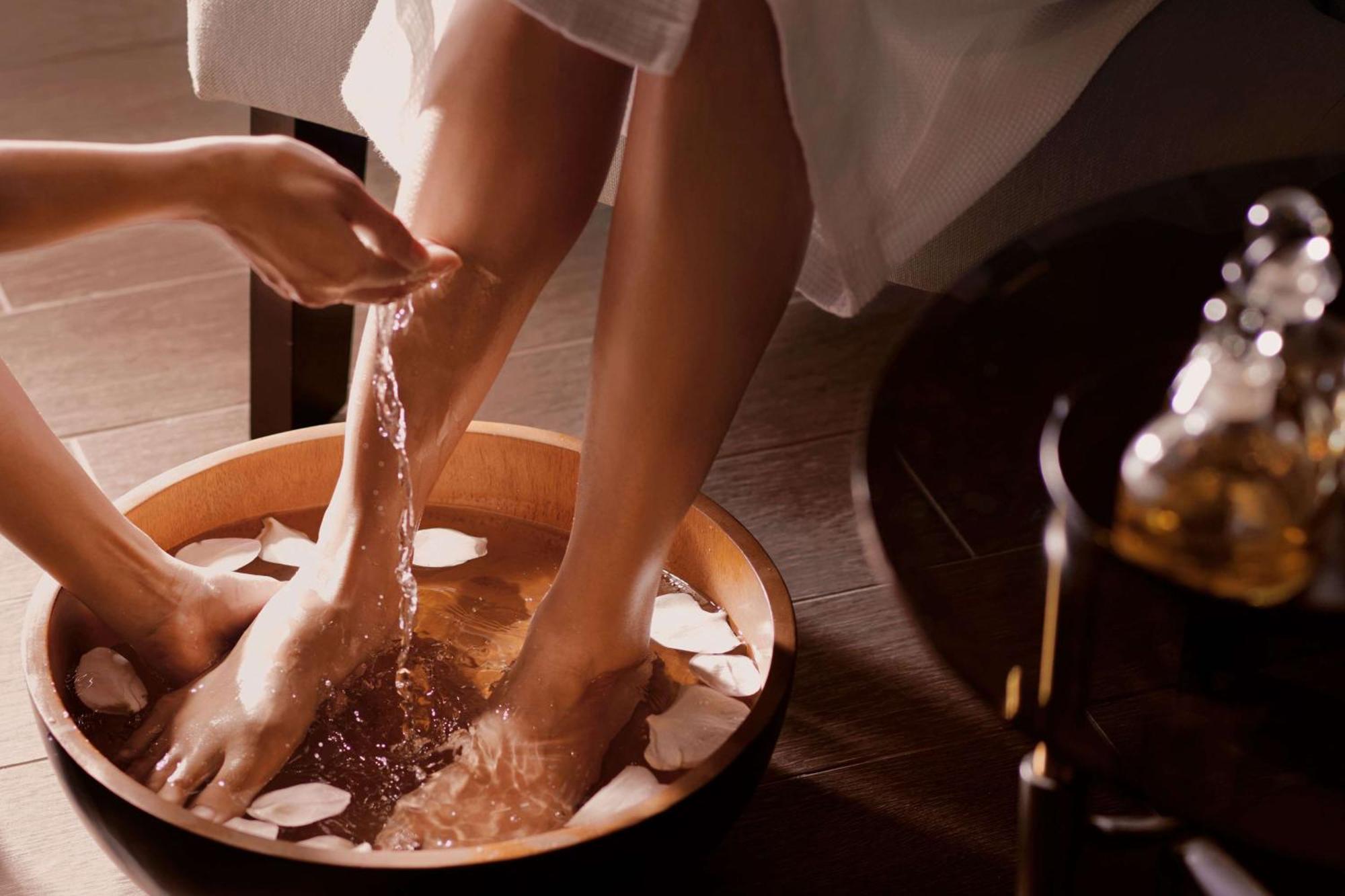 Doubletree By Hilton Shah Alam I-City Экстерьер фото A foot bath
