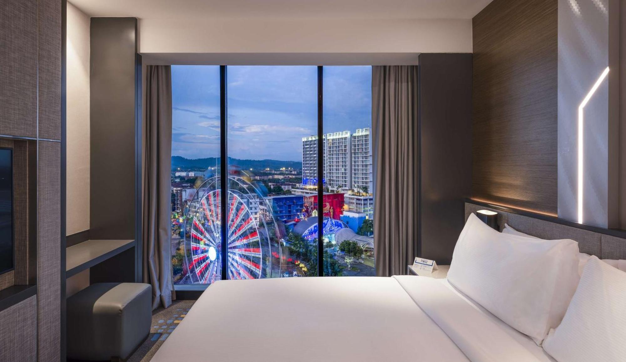 Doubletree By Hilton Shah Alam I-City Экстерьер фото A bedroom at the hotel
