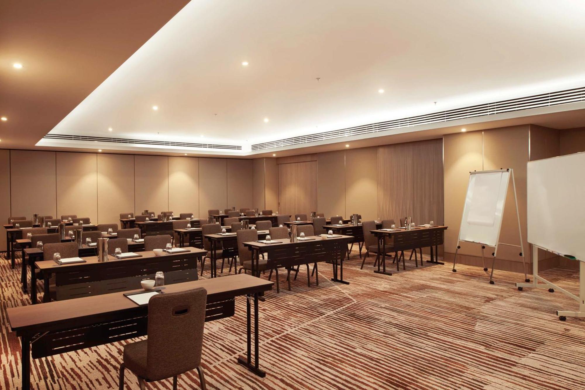 Отель Doubletree By Hilton Shah Alam I-City Экстерьер фото Meeting room