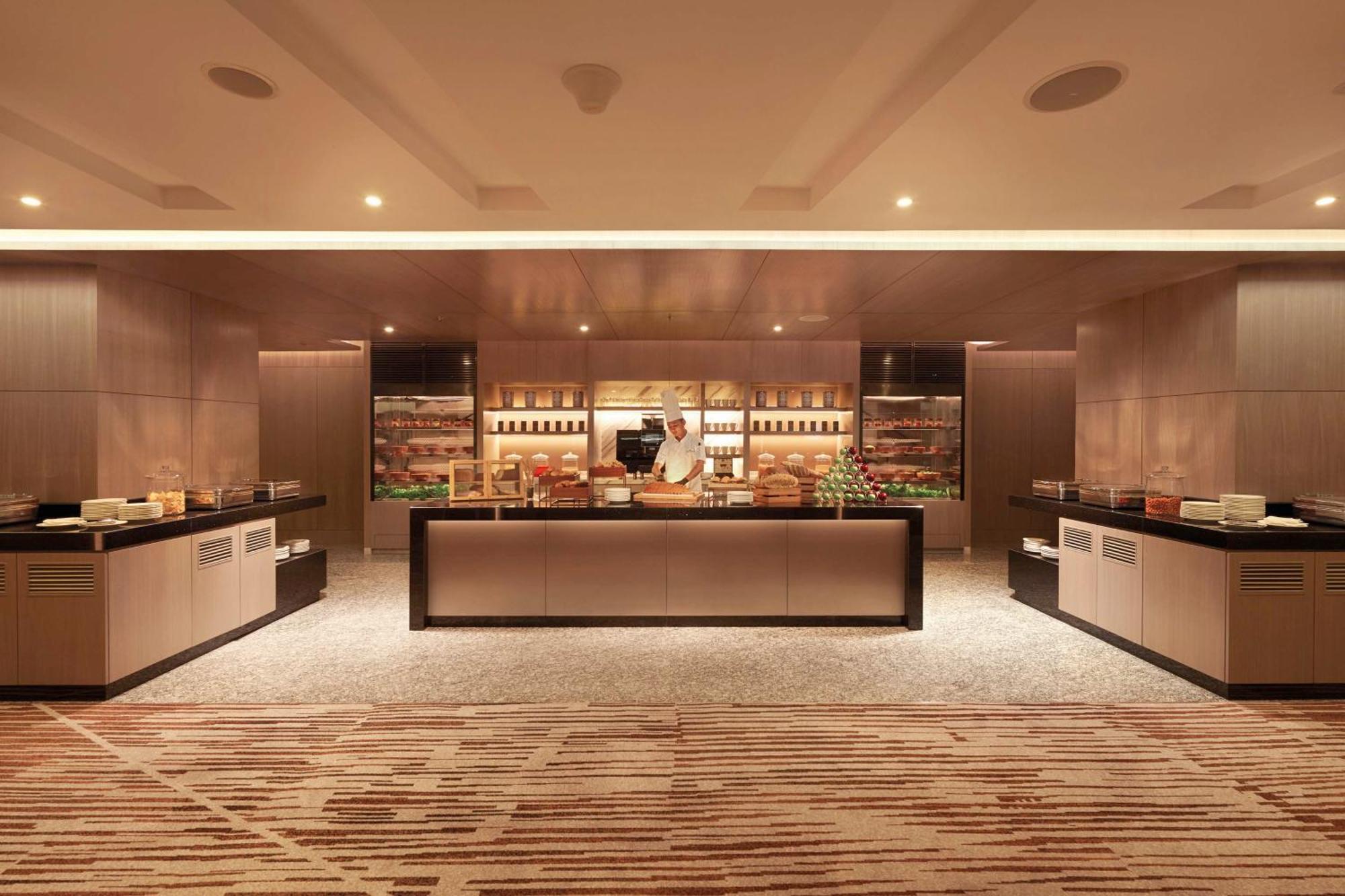Doubletree By Hilton Shah Alam I-City Экстерьер фото The new lounge at Hong Kong International Airport