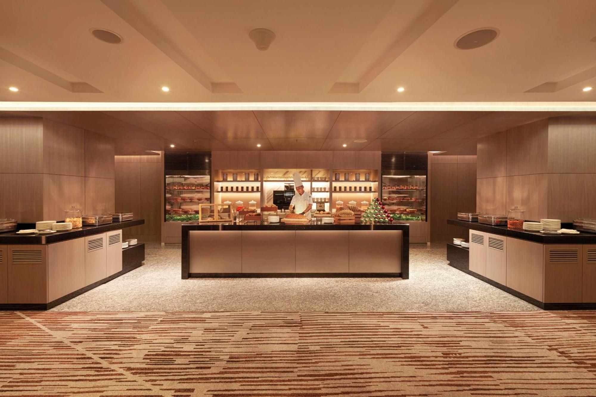 Отель Doubletree By Hilton Shah Alam I-City Экстерьер фото The new lounge at Hong Kong International Airport